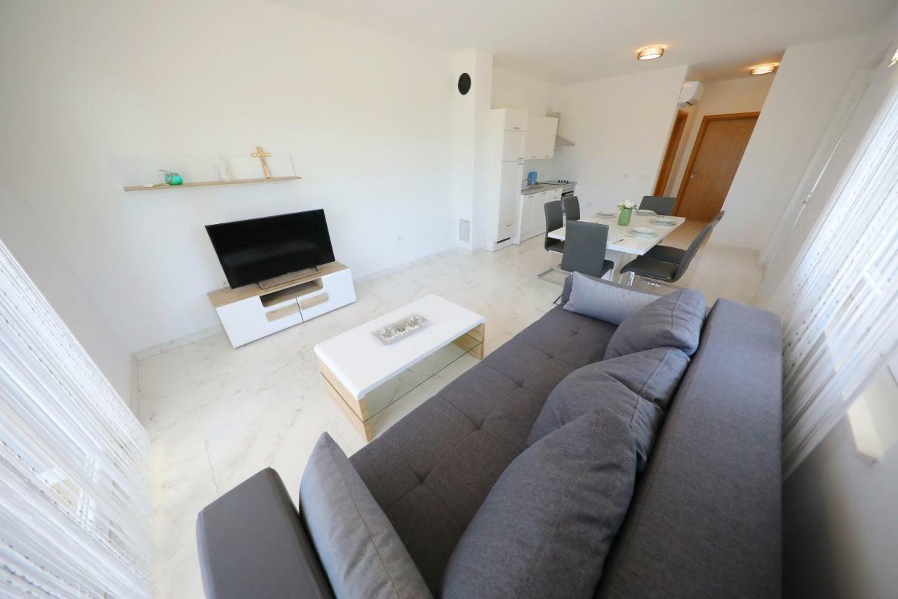 Apartmani Vlado Mitar Sukošan Extérieur photo