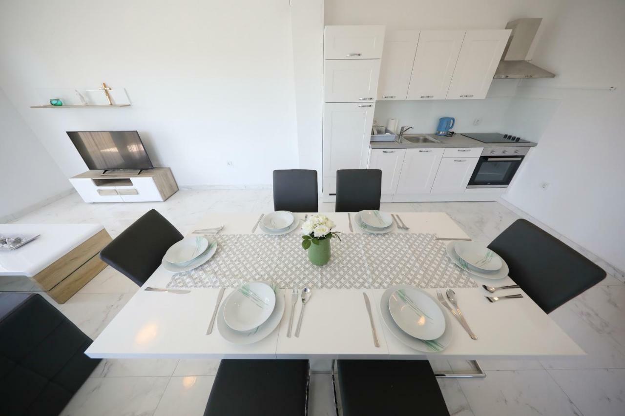 Apartmani Vlado Mitar Sukošan Extérieur photo