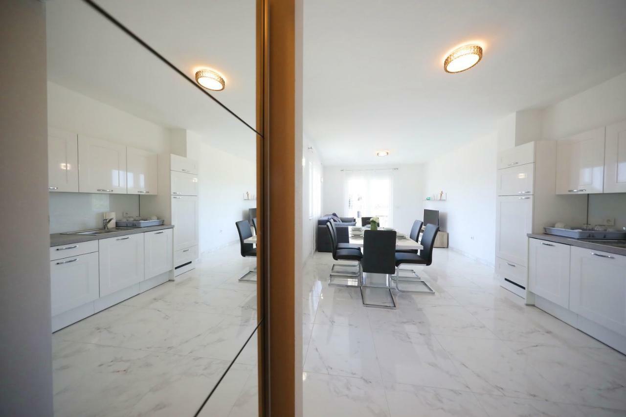 Apartmani Vlado Mitar Sukošan Extérieur photo