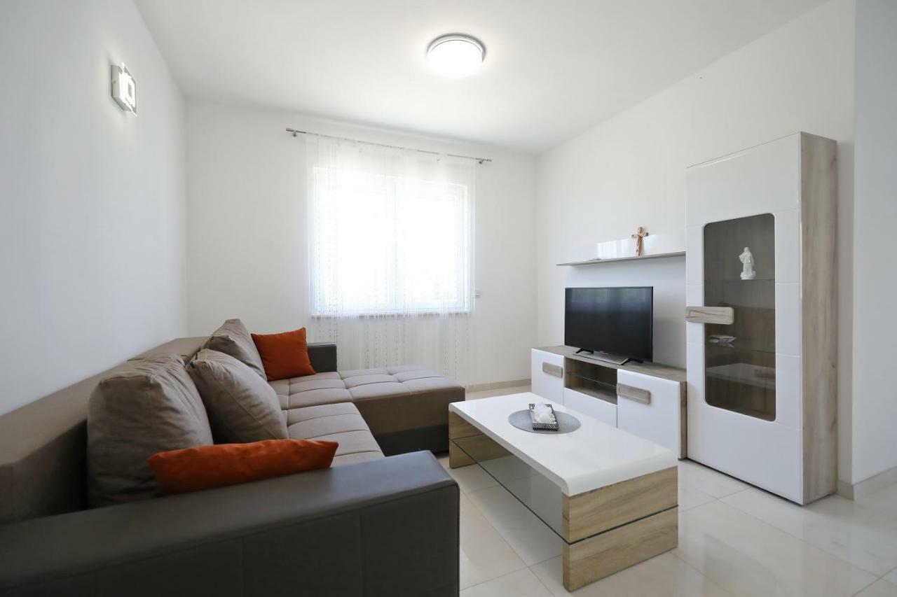 Apartmani Vlado Mitar Sukošan Extérieur photo